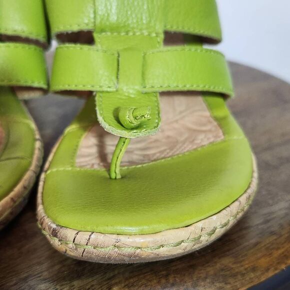 b.o.c. Green Leather Cork Sole Wedge Sandals Size 9 Green Leather Wedges - Picture 2 of 13